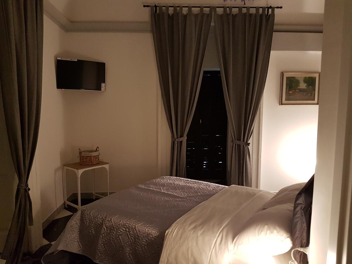 Dell'opera * Napoli